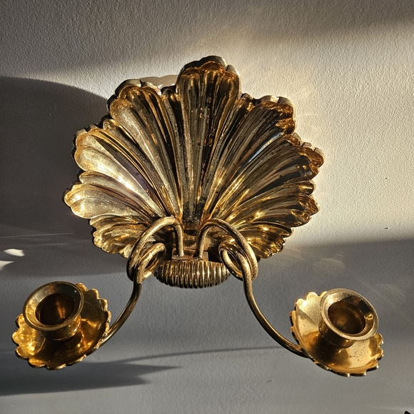 Vintage brass shell shape candle holder - Picture 9 of 10